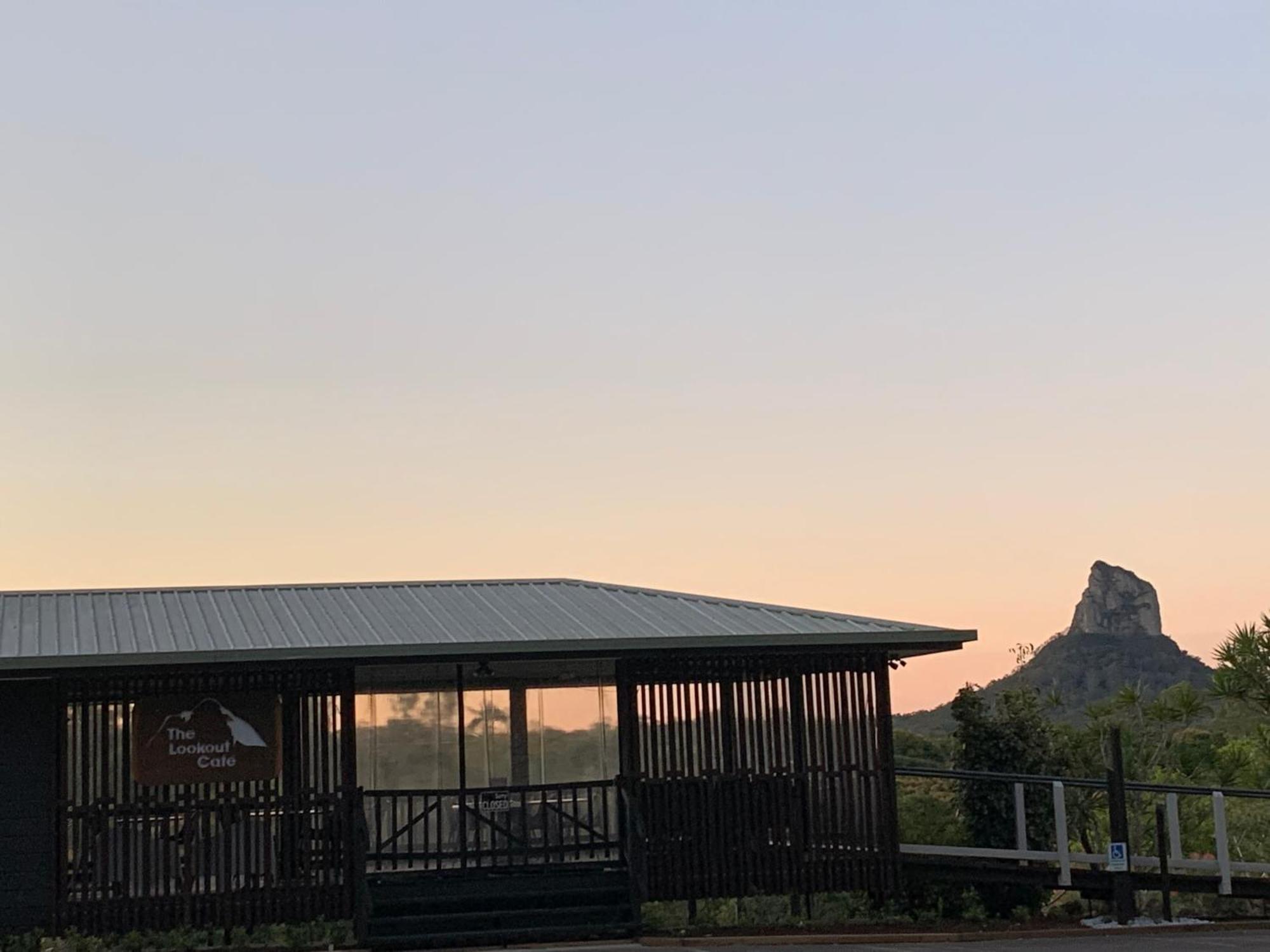 Glass On Glasshouse Glass House Mountains Dış mekan fotoğraf